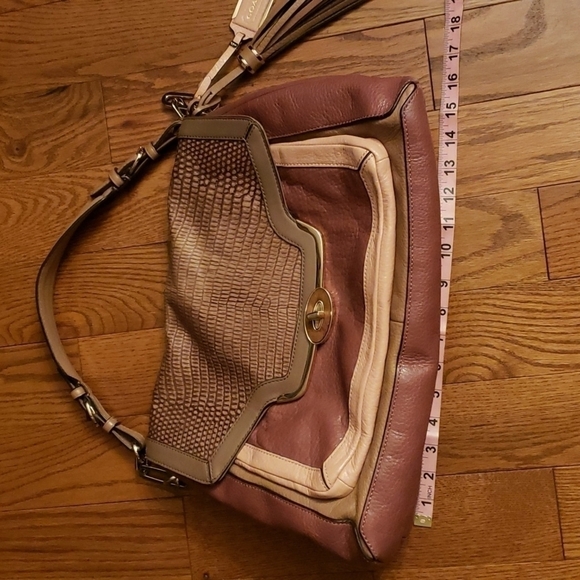 đť…şcoach leather multi color bag. - Picture 13 of 14